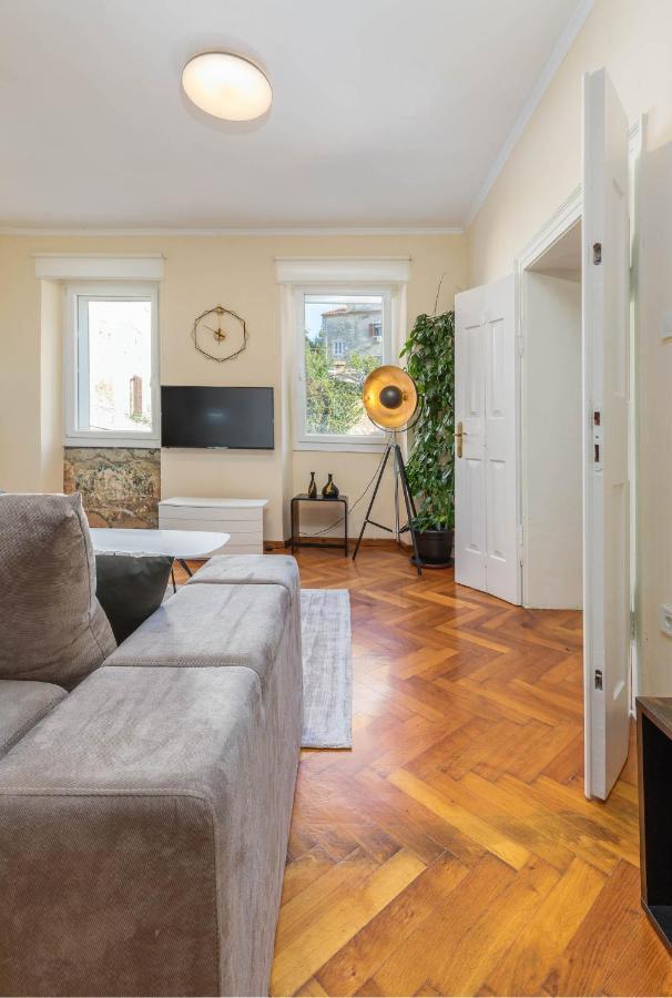 Apartment Melanie Пула Екстериор снимка